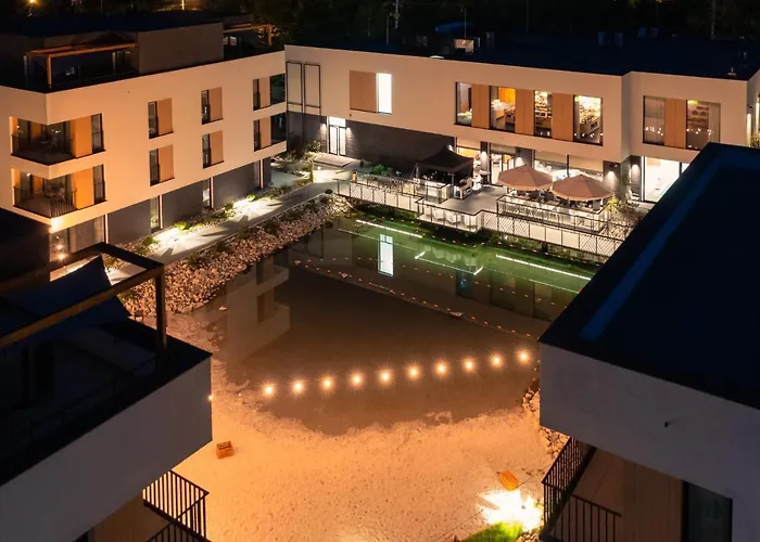 Vislow Aparthotel 4*